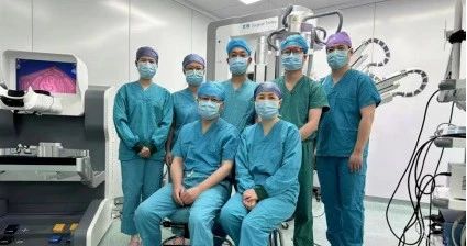 挑战泌尿外科手术“难度巅峰”丨金华市中心医院完成浙中首例单孔手术机器人全膀胱切除术（回肠代膀胱）