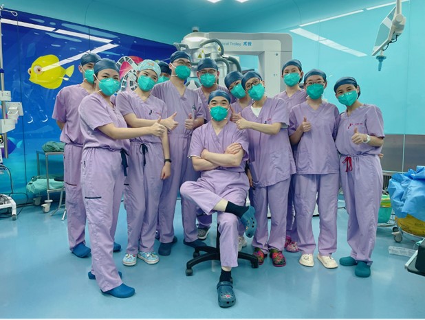 中国首例儿科单孔机器人手术于上海儿童医学中心成功完成！