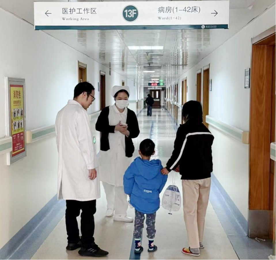 儿童手术新突破！孝感市中心医院机器人手术开启医疗新征程